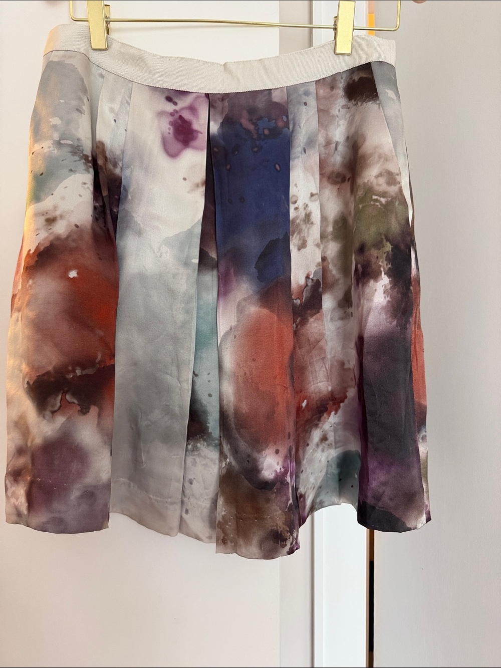 Anthropologie clung silk  Watercolor Pleated Rust, Navy  Purple skirt size 12